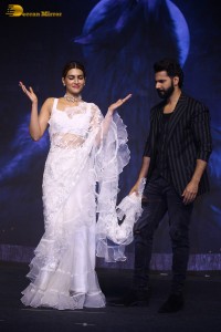 Thodelu movie press meet attended by Kriti Sanon and Varun Dhawan