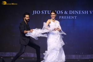 Thodelu movie press meet attended by Kriti Sanon and Varun Dhawan