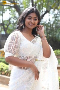 Kannada actress Bhoomi Shetty pretty in a white saree