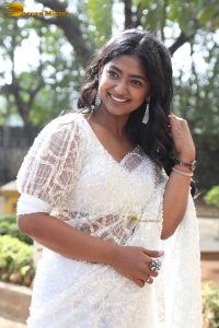 Kannada actress Bhoomi Shetty pretty in a white saree