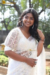 Kannada actress Bhoomi Shetty pretty in a white saree