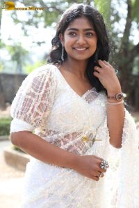Kannada actress Bhoomi Shetty pretty in a white saree