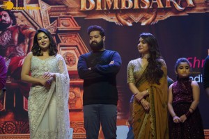 Bimbisara movie pre-release attended by Jr NTR, Kalyan Ram, Samyuktha Menon and Catherine Tresa