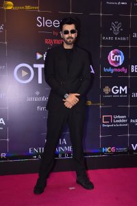 Bollywood Hungama Entertainment Awards attended by Rakul Preet Singh, Jennifer Winget, Kriti Sanon, Nikita Dutta, and others