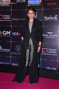 Bollywood Hungama Entertainment Awards attended by Rakul Preet Singh, Jennifer Winget, Kriti Sanon, Nikita Dutta, and others