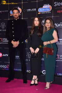 Bollywood Hungama Entertainment Awards attended by Rakul Preet Singh, Jennifer Winget, Kriti Sanon, Nikita Dutta, and others