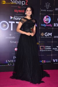 Bollywood Hungama Entertainment Awards attended by Rakul Preet Singh, Jennifer Winget, Kriti Sanon, Nikita Dutta, and others