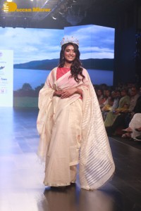 Rakul Preet, Divyanka Tripathi, Amyra Dastur, Vaani Kapoor, Malaika Arora and other celebrities walk the ramp at Bombay Times Fashion Week