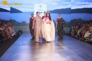Rakul Preet, Divyanka Tripathi, Amyra Dastur, Vaani Kapoor, Malaika Arora and other celebrities walk the ramp at Bombay Times Fashion Week