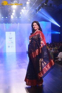 Rakul Preet, Divyanka Tripathi, Amyra Dastur, Vaani Kapoor, Malaika Arora and other celebrities walk the ramp at Bombay Times Fashion Week