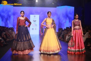 Rakul Preet, Divyanka Tripathi, Amyra Dastur, Vaani Kapoor, Malaika Arora and other celebrities walk the ramp at Bombay Times Fashion Week