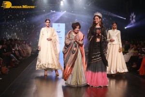 Rakul Preet, Divyanka Tripathi, Amyra Dastur, Vaani Kapoor, Malaika Arora and other celebrities walk the ramp at Bombay Times Fashion Week