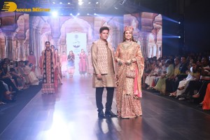 Rakul Preet, Divyanka Tripathi, Amyra Dastur, Vaani Kapoor, Malaika Arora and other celebrities walk the ramp at Bombay Times Fashion Week