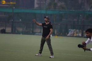 Varun Dhawan and Suniel Shetty play cricket on Republic Day while promoting Border 2