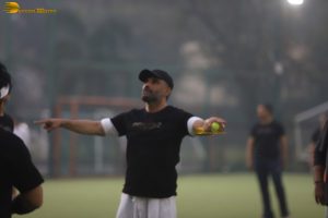 Varun Dhawan and Suniel Shetty play cricket on Republic Day while promoting Border 2