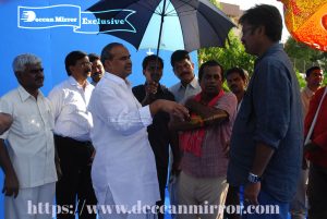 Rare pictures of YSR and Brahmanandam shooting for a film