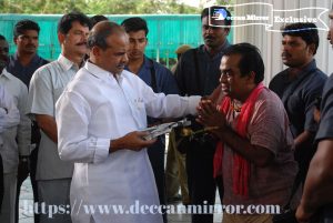 Rare pictures of YSR and Brahmanandam shooting for a film