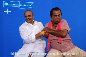 Rare pictures of YSR and Brahmanandam shooting for a film