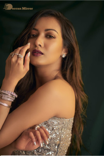Telugu Actress Catherine Tresa