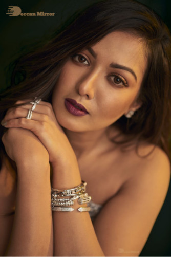 Telugu Actress Catherine Tresa