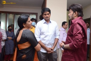 Telugu Film Industry including Chiranjeevi and Venkatesh pay last respects to Chalapathi Rao