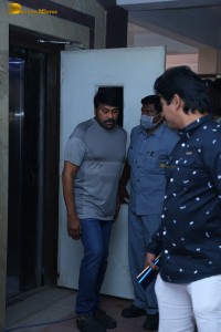 Telugu Film Industry including Chiranjeevi and Venkatesh pay last respects to Chalapathi Rao