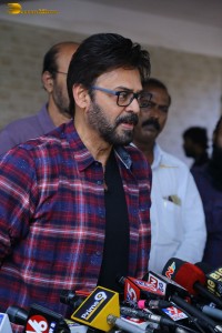 Telugu Film Industry including Chiranjeevi and Venkatesh pay last respects to Chalapathi Rao