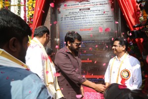Tollywood Megastar Chiranjeevi formally handed over the fully constructed MIG Flats and HIG Duplex Houses to beneficiaries at the Chitrapuri Colony in Manikonda, Hyderabad