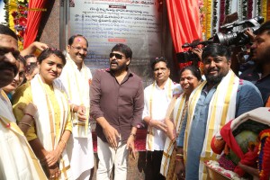 Tollywood Megastar Chiranjeevi formally handed over the fully constructed MIG Flats and HIG Duplex Houses to beneficiaries at the Chitrapuri Colony in Manikonda, Hyderabad