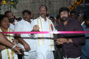 Tollywood Megastar Chiranjeevi formally handed over the fully constructed MIG Flats and HIG Duplex Houses to beneficiaries at the Chitrapuri Colony in Manikonda, Hyderabad