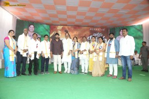 Tollywood Megastar Chiranjeevi formally handed over the fully constructed MIG Flats and HIG Duplex Houses to beneficiaries at the Chitrapuri Colony in Manikonda, Hyderabad