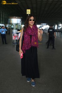 Indian actress Chitrangada Singh fashionable in a sleeveless dress