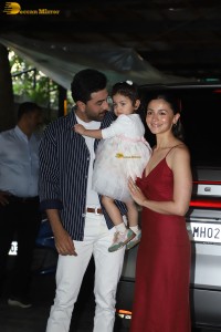 Christmas Brunch at Kapoor Residence attended by Ranbir Kapoor, Alia Bhatt, Raha, and others