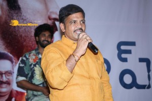 Akanksha Singh and Aadhi Pinisetty pose for pictures during the press meet of the movie Clap