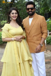 DD Returns Press Meet attended by Santhanam and Surbhi Puranik
