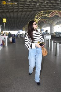 actress Daisy Shah cute at mumbai airport in a striped t-shirt