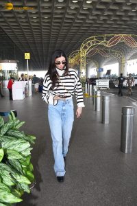 actress Daisy Shah cute at mumbai airport in a striped t-shirt