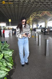 actress Daisy Shah cute at mumbai airport in a striped t-shirt