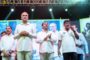 Telangana Minister Harish Rao and actor nani attend CM KCR Cricket trophy season 3 in Siddipet