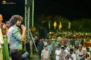 Telangana Minister Harish Rao and actor nani attend CM KCR Cricket trophy season 3 in Siddipet