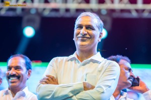 Telangana Minister Harish Rao and actor nani attend CM KCR Cricket trophy season 3 in Siddipet