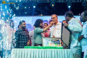 Telangana Minister Harish Rao and actor nani attend CM KCR Cricket trophy season 3 in Siddipet