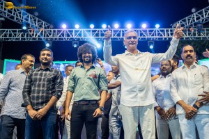 Telangana Minister Harish Rao and actor nani attend CM KCR Cricket trophy season 3 in Siddipet