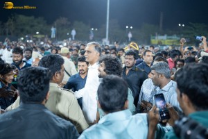 Telangana Minister Harish Rao and actor nani attend CM KCR Cricket trophy season 3 in Siddipet
