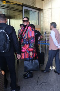 actress deepika padukone shows off fashion apparel at mumbai airport while traveling