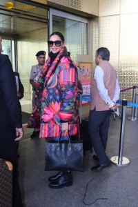 actress deepika padukone shows off fashion apparel at mumbai airport while traveling