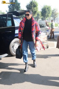 actress deepika padukone shows off fashion apparel at mumbai airport while traveling