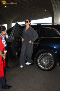 actress Deepika Padukone at mumbai airport