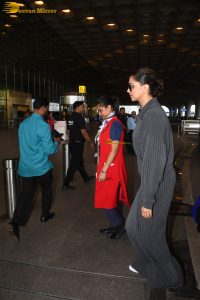 actress Deepika Padukone at mumbai airport