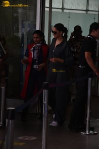 actress Deepika Padukone at mumbai airport